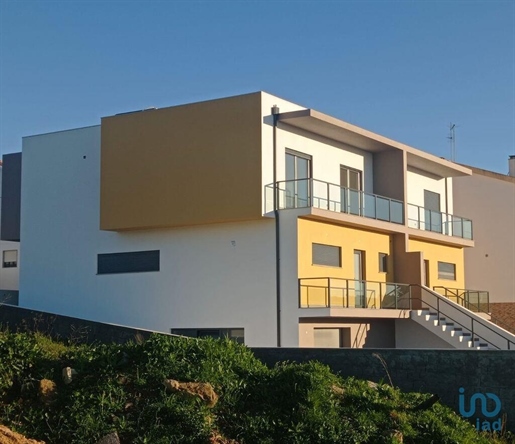 Habitação T3 em Lisboa de 180,00 m²