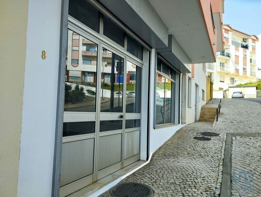 Shop / Commercial Establishment in Cadaval e Pêro Moniz with 142,00 m²