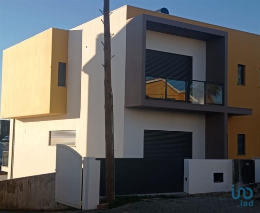 Habitação T3 em Lisboa de 180,00 m²