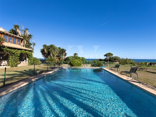 Luxuriöse authentische Villa nur 100m zum Strand in Denia