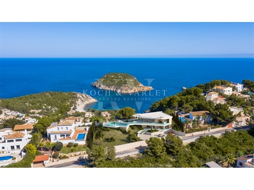 Villa Aguamarina - Luxurious Haven Overlooking Portixoll Sea Views