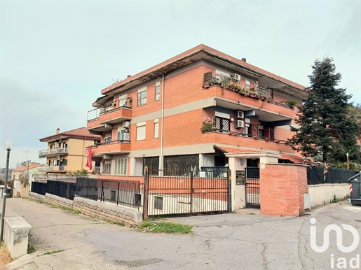Sale Apartment 119 m² - 3 bedrooms - Rome