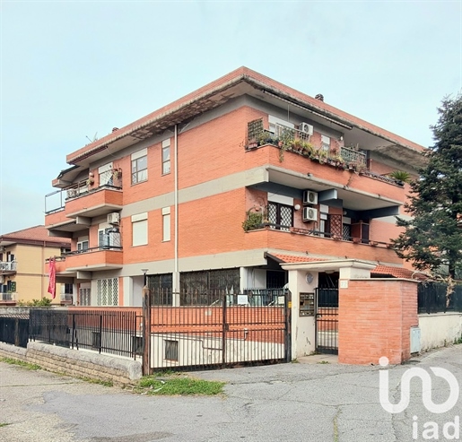 Sale Apartment 119 m² - 3 bedrooms - Rome