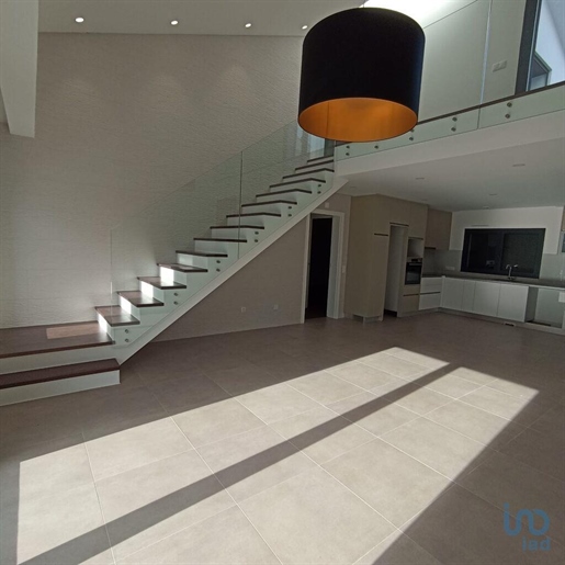 Home / Villa met 3 Kamers in Leiria met 150,00 m²