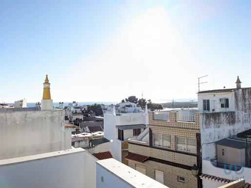 House with 2 Rooms in Faro with 79,00 m²