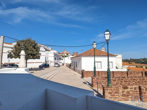 Home / Villa with 2 Rooms in Faro with 68,00 m²
