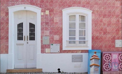 Town House with 3 Rooms in Faro with 122,00 m²