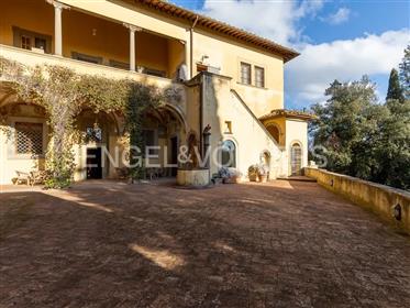 Historic property on the outskirts of Florence