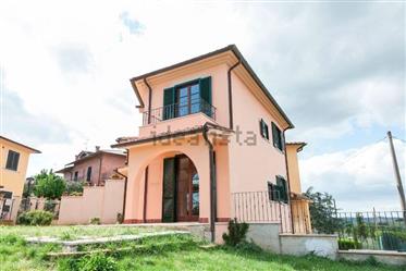 Maison à vendre dans les collines de la Toscane