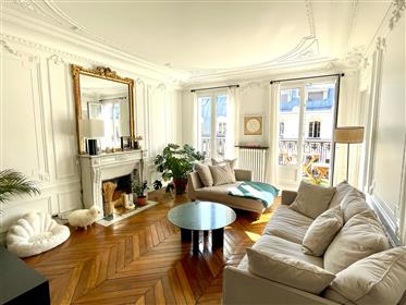 דירה האוסמנית יפהפייה - 73 מ"ר - פריז 10