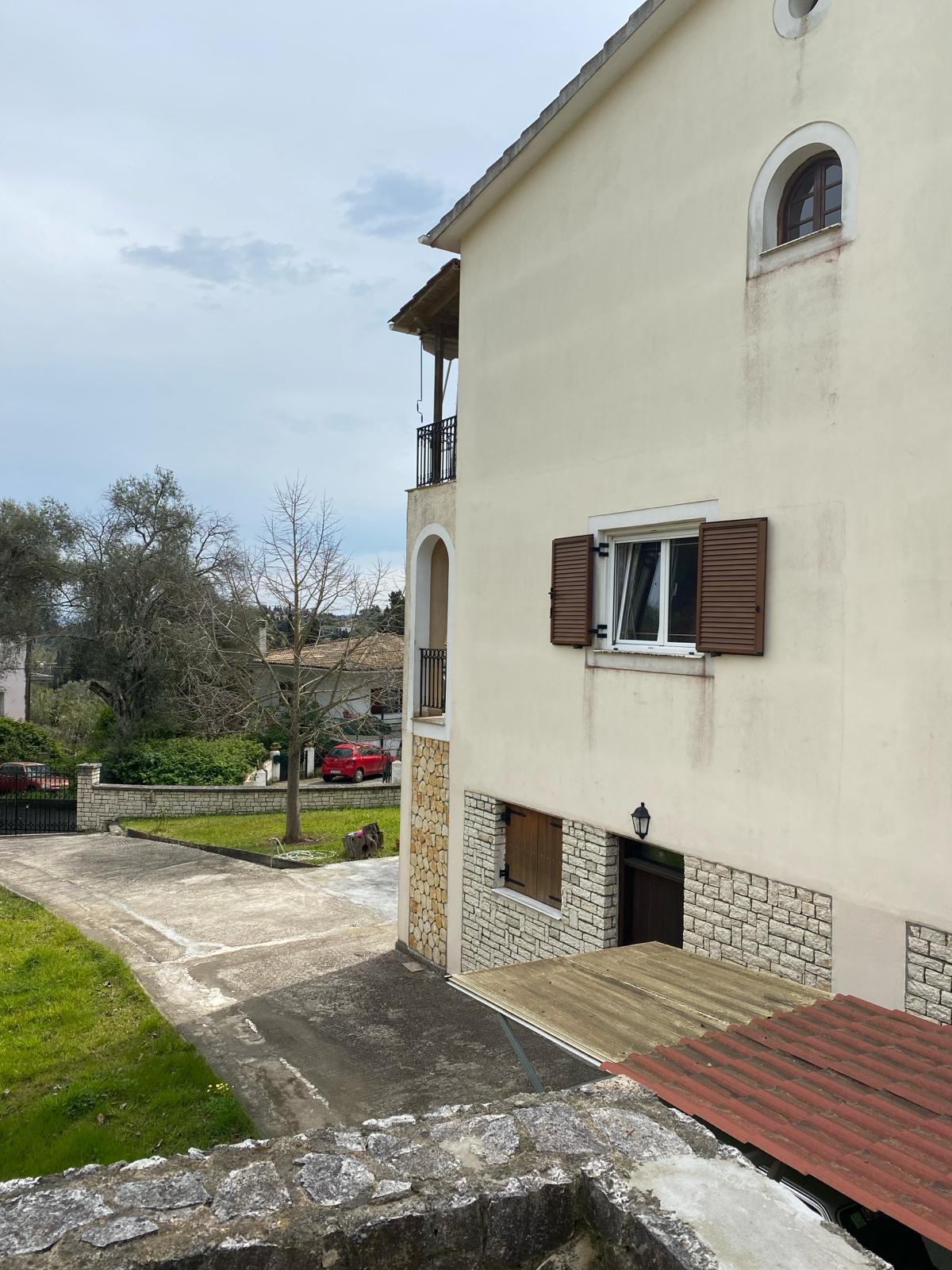 Large 3-story house located in Evropouli, just a few kilometres from Corfu Town - currently 3 apartm