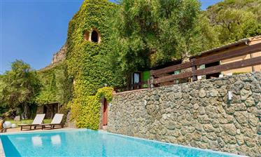 Belle villa de 3 chambres avec vue imprenable sur la mer Ionienne de Corfou, Grèce