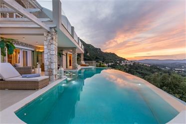 Splendida villa con 3 camere da letto con vista mozzafiato ad Achilleion, Corfù - Grecia 