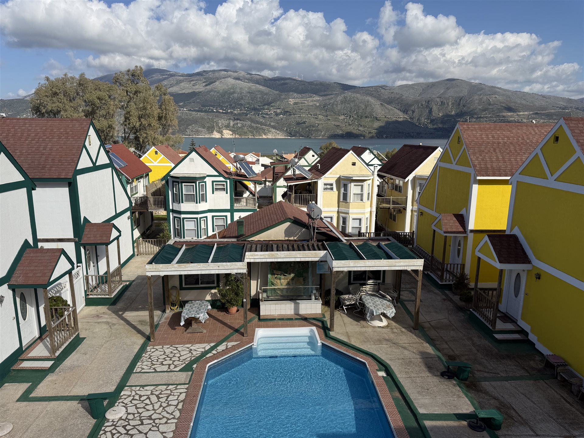 Nieuw! Prachtige villa met uitzicht op berg en zee, Kefalonië