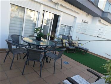 90 m² apartment with large terrace and swimming pool on the heights of Gran Alacant facing the bay