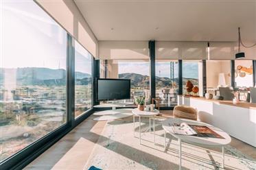 Magnifique appartement moderne implanté sur un Golf de 117 m² 