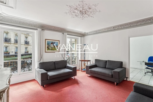 Paris VIII - Villiers - Beautiful sunny family apartment