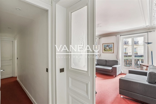 Paris VIII - Villiers - Beautiful sunny family apartment