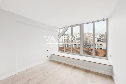 Trocadero / Completely renovated duplex with open view in the quiet of a dead end