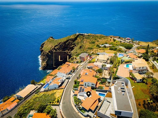 Villa 4 chambres + Studio à Garajau avec vue sur la mer, piscine et barbecue