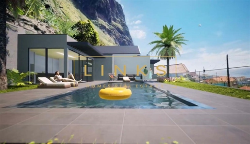 Excellente villa de 4 chambres en construction avec piscine et vue sur la mer - Paul do Mar