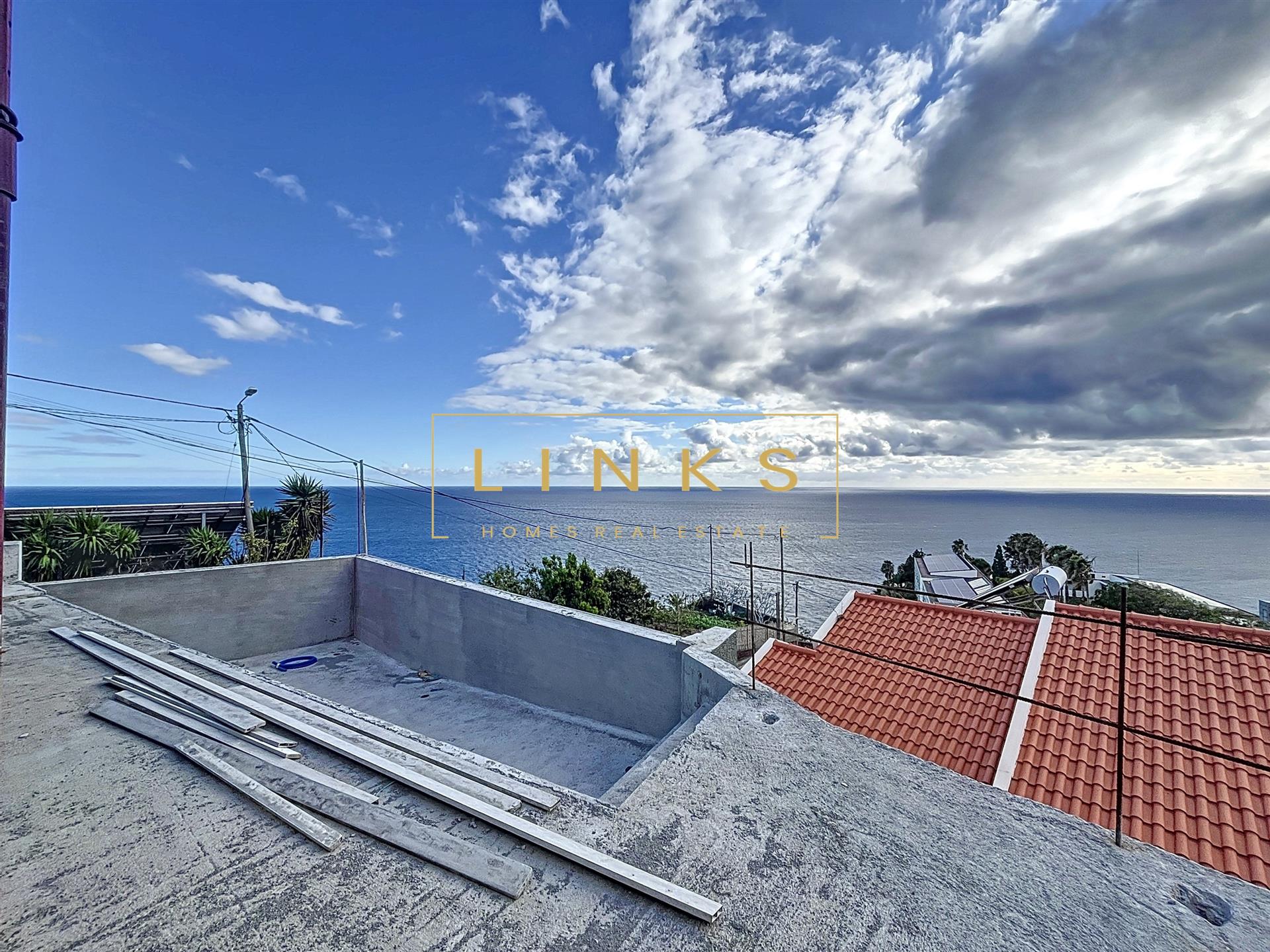 Exclusive Residence: Luxury 3 bedroom villa, where comfort meets supreme elegance