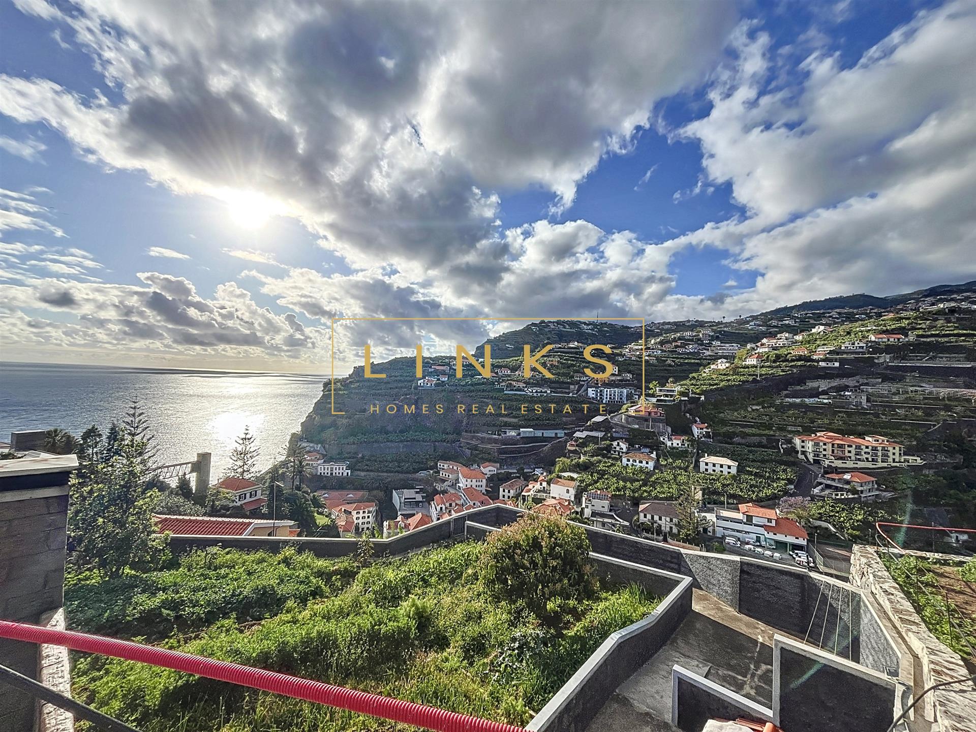 Exclusive Residence: Luxury 3 bedroom villa, where comfort meets supreme elegance