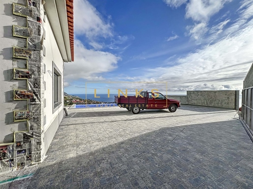 Charme traditionnel à Ponta do Sol : Villa de 3 chambres