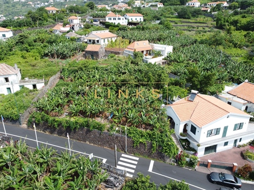 Flat plot of land with 1245m2 for sale in Arco da Calheta: Opportunity to build your dream home