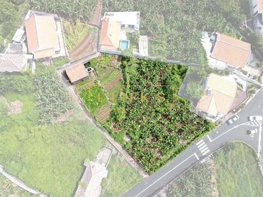 Flat plot of land with 1245m2 for sale in Arco da Calheta: Opportunity to build your dream home