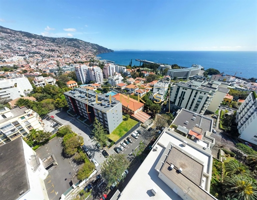 Fabulous 2-Bedrooms Apartment In Prime Area Of Funchal