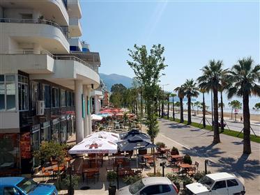 Apartament la malul mării pentru vânzare în Vlora