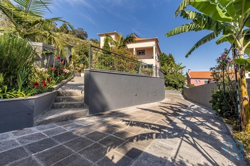 House with 3 Rooms in Madeira with 187,00 m²