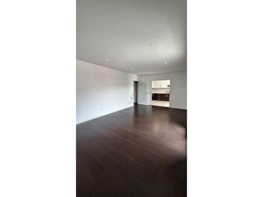 Köp: Lägenhet (2330)