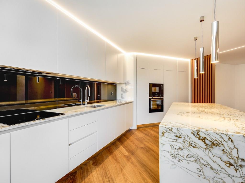 Magnificent 4-bedroom apartment in the Páteo da Beloura gated community, brand new and fully equippe