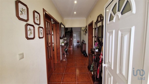 House with 5 Rooms in Viseu with 245,00 m²