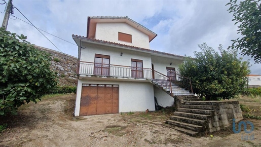 House with 3 Rooms in Viseu with 165,00 m²