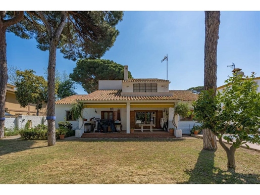 Classic style family house in Algeciras