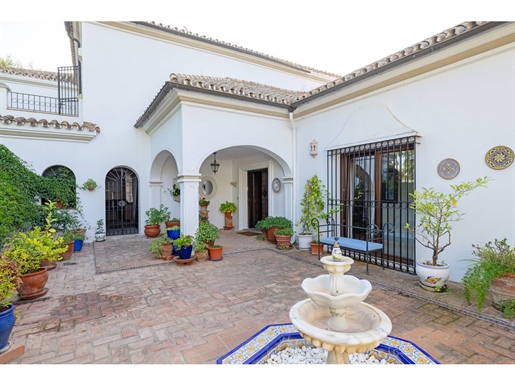 Villa andaluza con gran privacidad en Sotogrande Costa