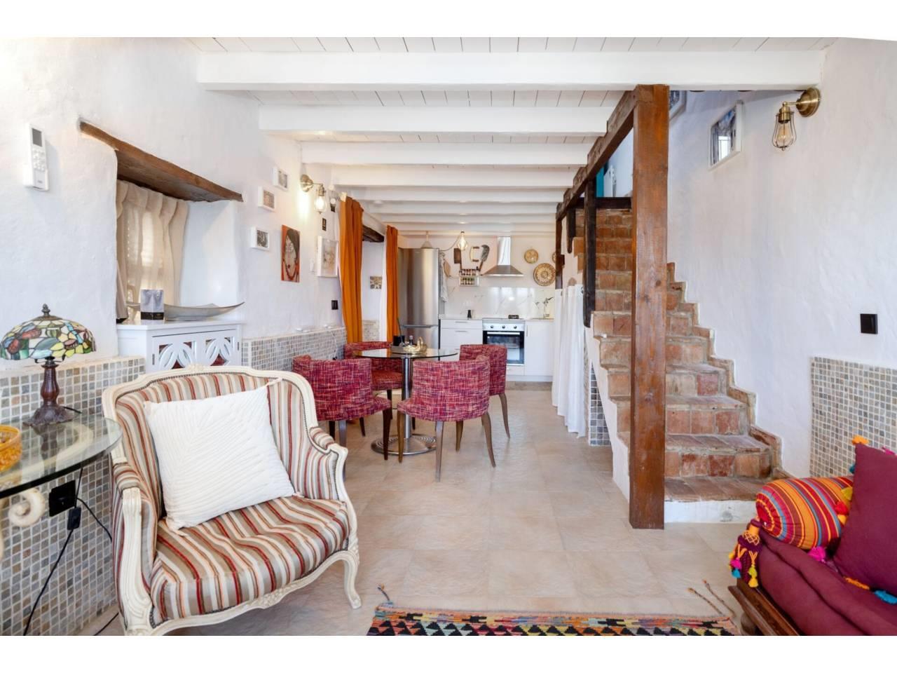 Townhouse integrated in an Arab fortress