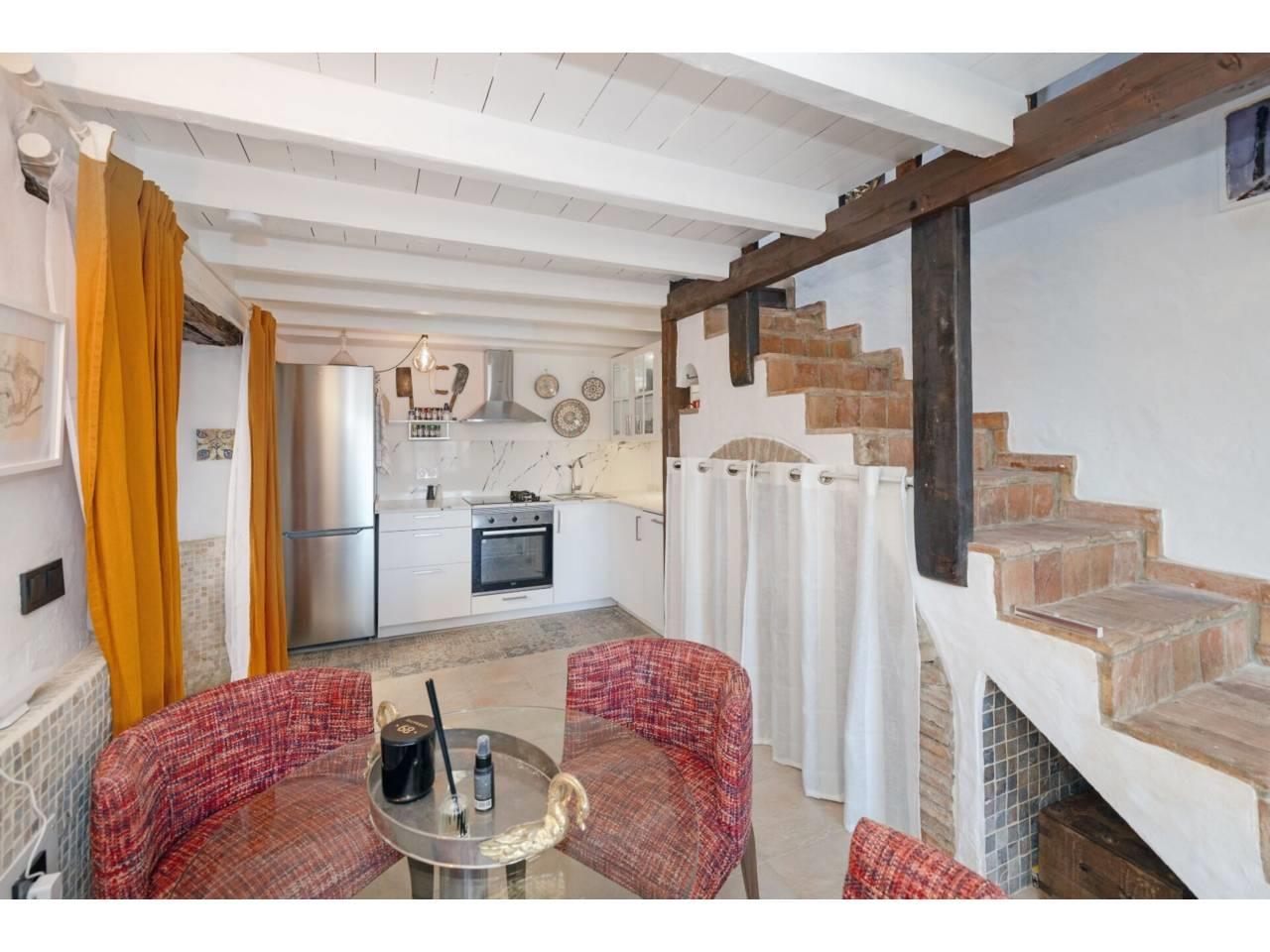 Townhouse integrated in an Arab fortress