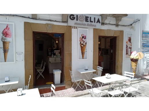 Exceptional commercial premises in the best street of Tarifa