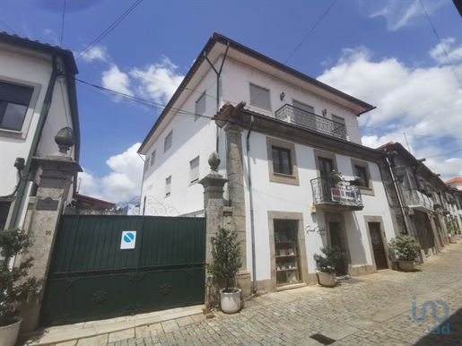 Home / Villa with 6 Rooms in Viana do Castelo with 400,00 m²