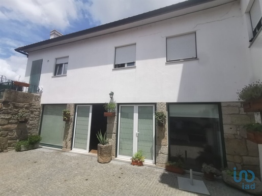Home / Villa with 6 Rooms in Viana do Castelo with 400,00 m²