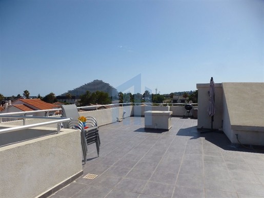 11 rooms 255 m2 455 m2 House 255 m2 - 11 rooms- Roof terrace panoramic sea and mountains view - Re