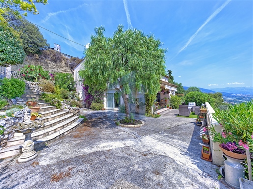 Beautiful villa in two apartments with Panoramic view - 300 m2 - Saint Laurent du var