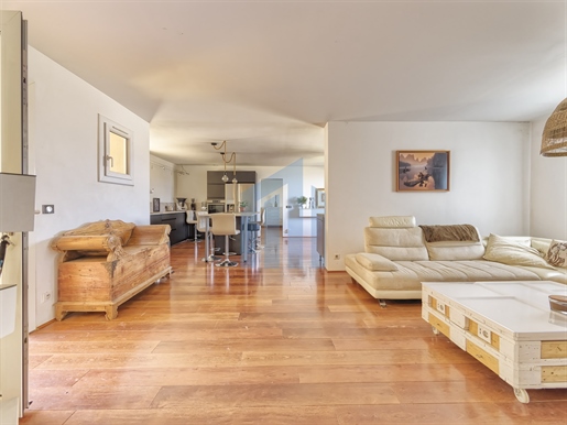 Prachtige villa in twee appartementen met panoramisch uitzicht - 300 m2 - Saint Laurent du var