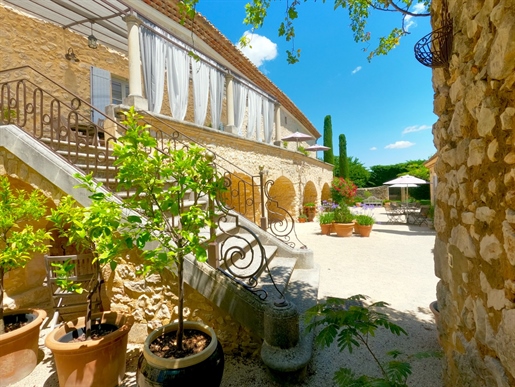 Elegante Bastide, 600 m2 wunderschön renoviert, auf 1,7 Hektar Garten mit Pool, in der Nähe des Gorg