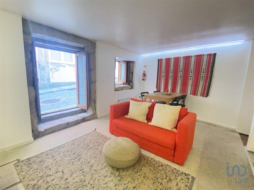 Home / Villa with 1 Rooms in Porto with 71,00 m²