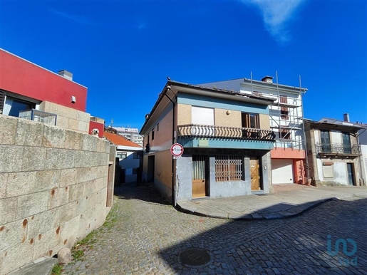 Home / Villa with 4 Rooms in Aldoar, Foz Do Douro E Nevogilde with 261,00 m²